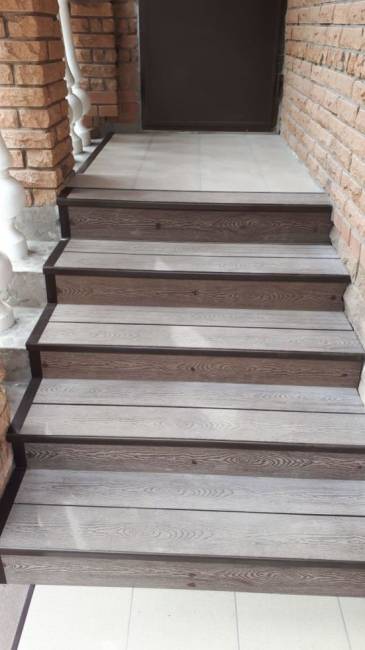 Подступёнок HOLZHOF с тиснением "Кольца дерева", 150*12*4000 мм, венге Подступёнок HOLZHOF с тиснением "Кольца дерева", 150*12*4000 мм, венге