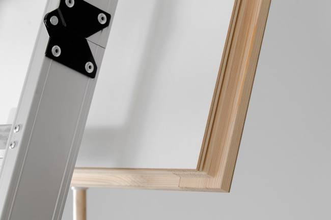 Алюминиевая чердачная лестница Alu-Profi Lite Алюминиевая чердачная лестница Alu-Profi Lite