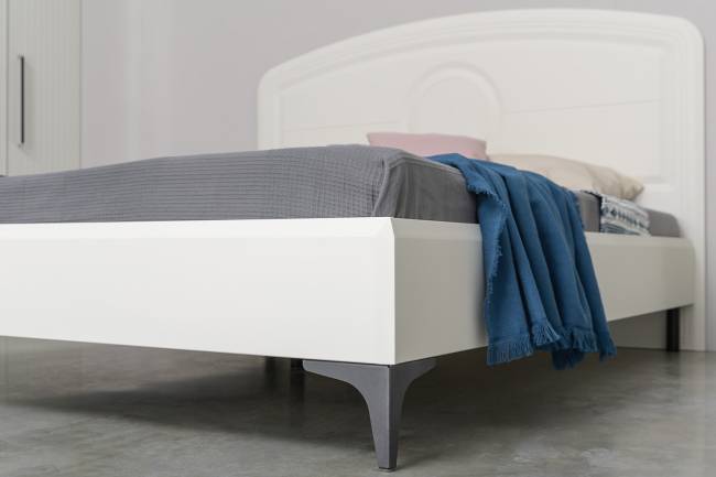 Комплект белой мебели для спальни Валенсия № 35 цвет белый шагрень/чёрный Комплект белой мебели для спальни Валенсия № 35 цвет белый шагрень/чёрный