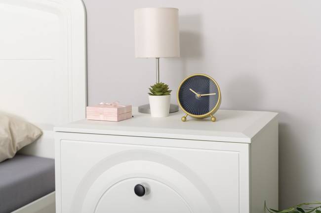 Комплект белой мебели для спальни Валенсия № 35 цвет белый шагрень/чёрный Комплект белой мебели для спальни Валенсия № 35 цвет белый шагрень/чёрный